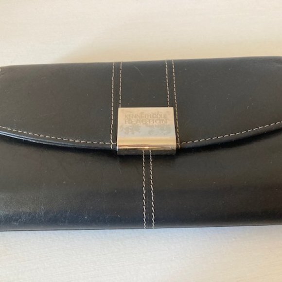 Kenneth Cole Black Leather Wallet - Picture 5 of 7